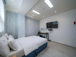 Must Stay Hotel Myeongdong