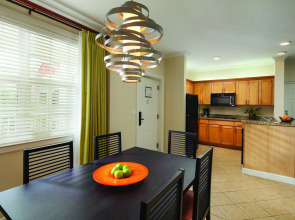 Harborside Resort & Vacation Rentals at Atlantis