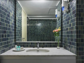 Bay View Haifa Hotel