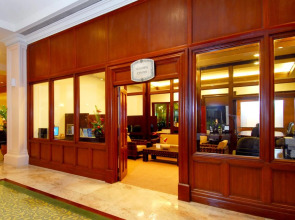 Waterfront Airport Hotel & Casino