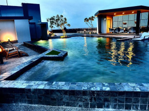 De Botan Srinakarin Hotel & Residence