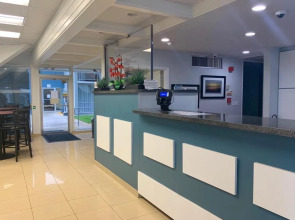 Hollywood Gateway Inn