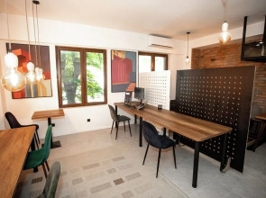 Отель The Tbilisi Pod