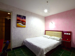 Shanghai Old West Gate Hostel