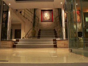 Отель Grand Pinnacle