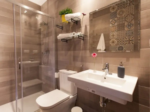 Cozy Flat Niño de Guevara