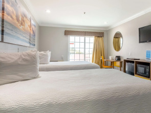 Days Inn by Wyndham Santa Monica