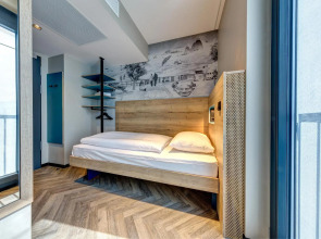 Schulz Hotel Berlin Wall at the East Side Gallery