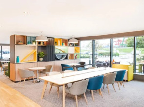 Holiday Inn London - Luton Airport by IHG