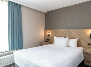 Sandman Suites Vancouver on Davie