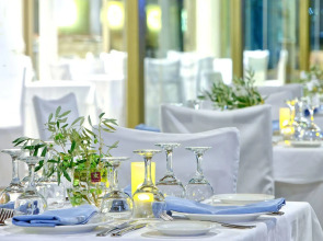 Apollonia Resort & Spa