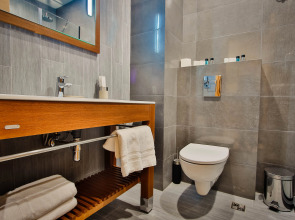 Амери Плаза