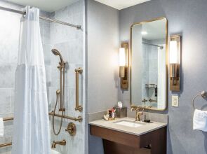 The Yorktowne Hotel, Tapestry Collection by Hilton