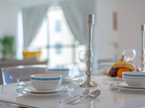 Marco Polo - Charming & Spacious 2BR Apt with Dubai Eye Views