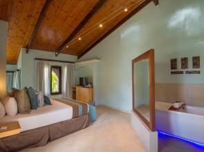 Coco de Mer Hotel and Black Parrot Suites