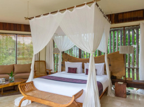 Курорт Komaneka at Tanggayuda