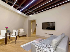 Luxury Loft Oxford Street with AC