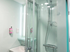 Renaissance London Heathrow Hotel