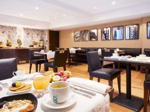 Plaza Tour Eiffel Hotel