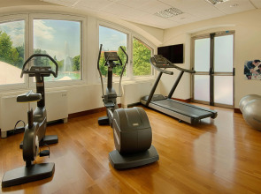 Отель NH Milano 2