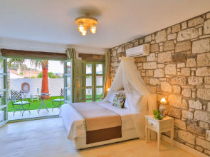 Palas Alacati - Adults Only