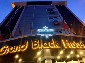 Grand Black Hotel