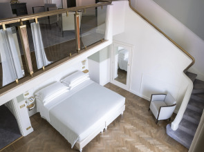 Plaza Hotel Lucchesi