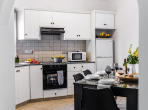 Artemis Cynthia Complex