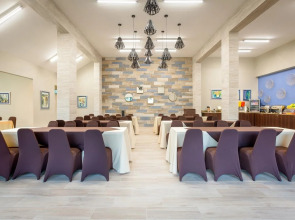 Irazu Hotel & Studios