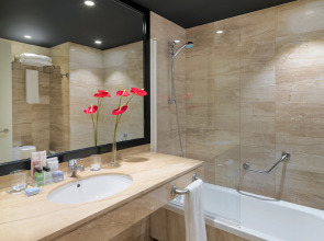 Отель H10 Itaca