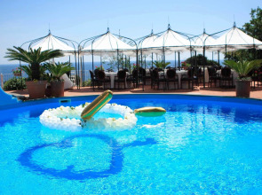 Strand Hotel Terme Delfini