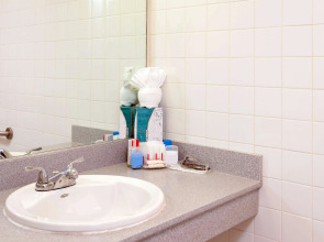 Ramada Plaza by Wyndham West Hollywood Hotel & Suites