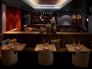 Roomers Frankfurt Central, Autograph Collection