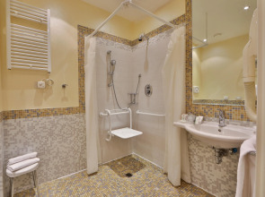 Crowne Plaza Venice East by IHG