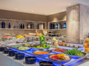 Novotel Phuket City Phokeethra Hotel