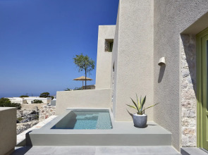 Aeon Suites - Adults Only