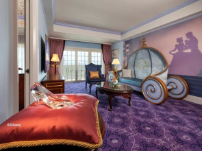Hong Kong Disneyland Hotel