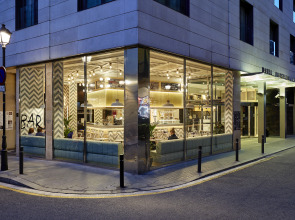 Отель Barcelona Catedral