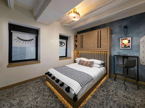 The Wayfarer Downtown LA, Tapestry Collection by Hilton