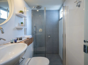 Maxim Hotel Tel Aviv Adults Only (Отель для взрослых)