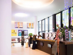 Отель Plus Berlin