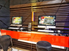 Отель Kew Green Wanchai HK