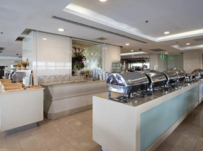 Отель Centre Point Silom