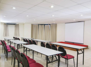 Golden View Serviced Apartment