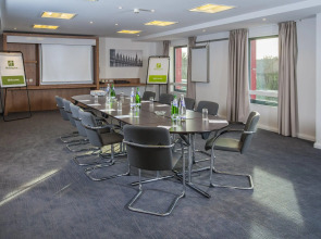 Holiday Inn London - West by IHG