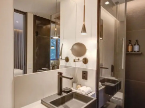 Qoya São Paulo Paulista, Curio Collection by Hilton