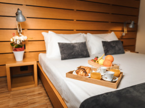 Lake Front Hotel Mirage