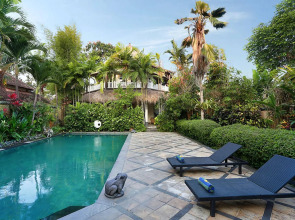 Gajah Biru Bungalows Hotel