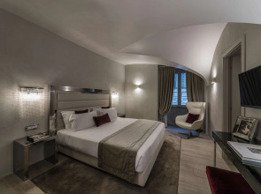 Terrace Pantheon Relais