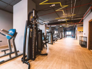 Magnum Hotel & Suites West Bay